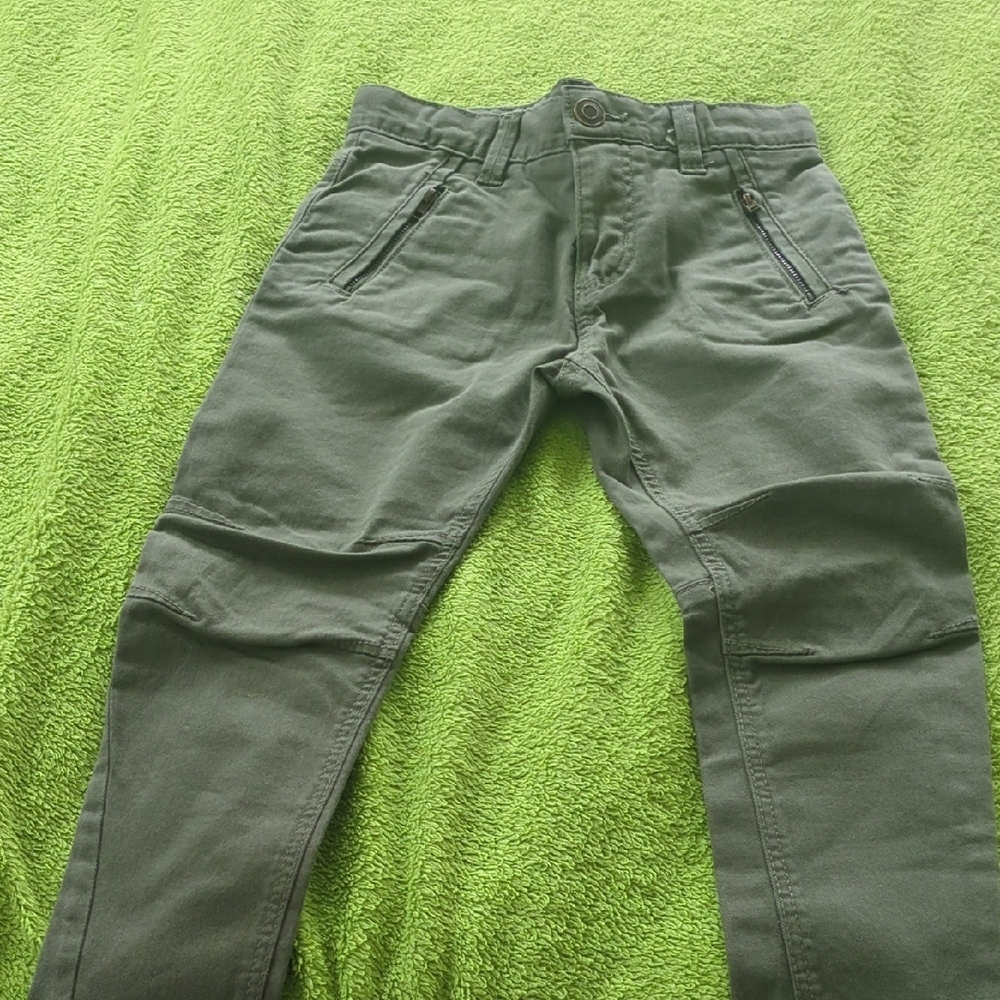 H&M Green Chino Pants with Adjustable Waist - Picture 4 of 6